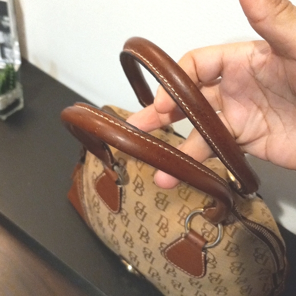 Dooney & Bourke bag - Picture 9 of 13